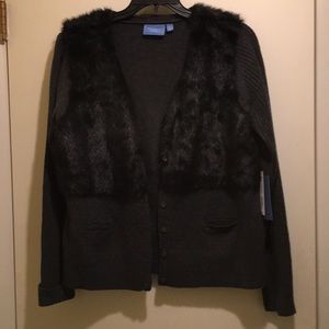 Women’s sweater w/ faux fur attached vest